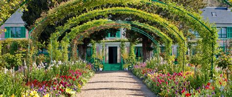 visit monet garden giverny france